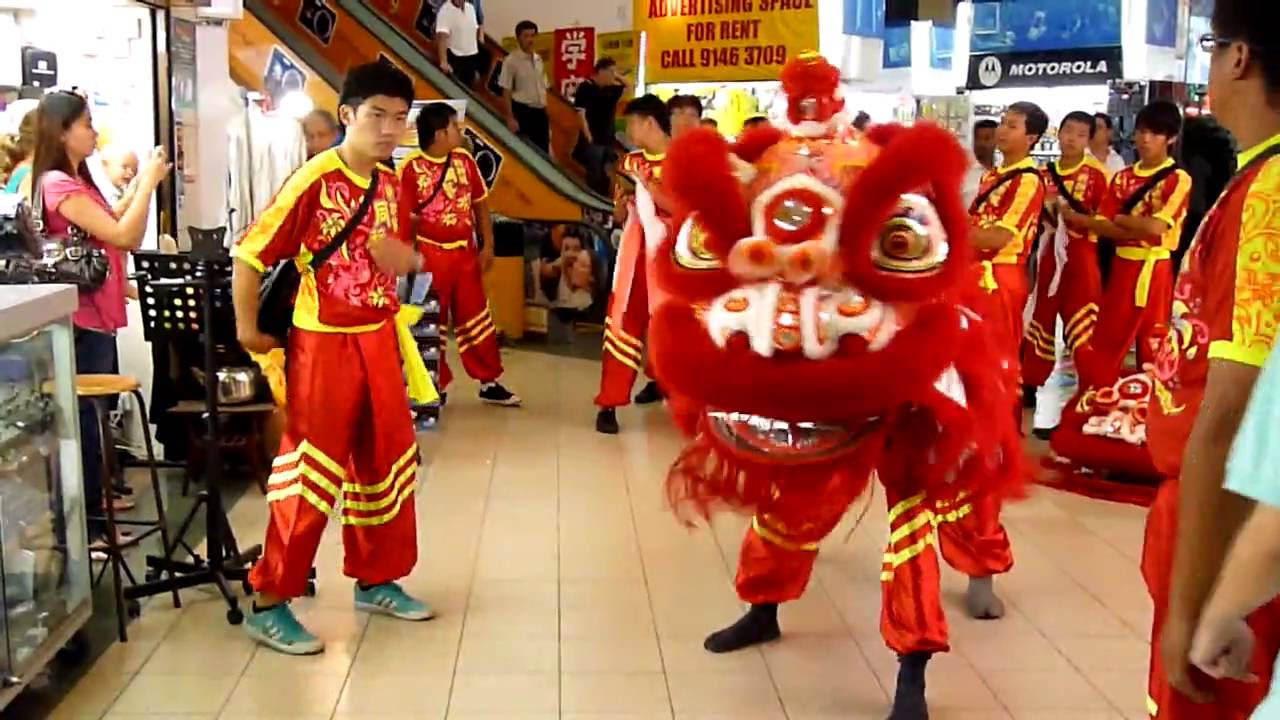 Chinese New Year Lion Dance in Singapore - YouTube