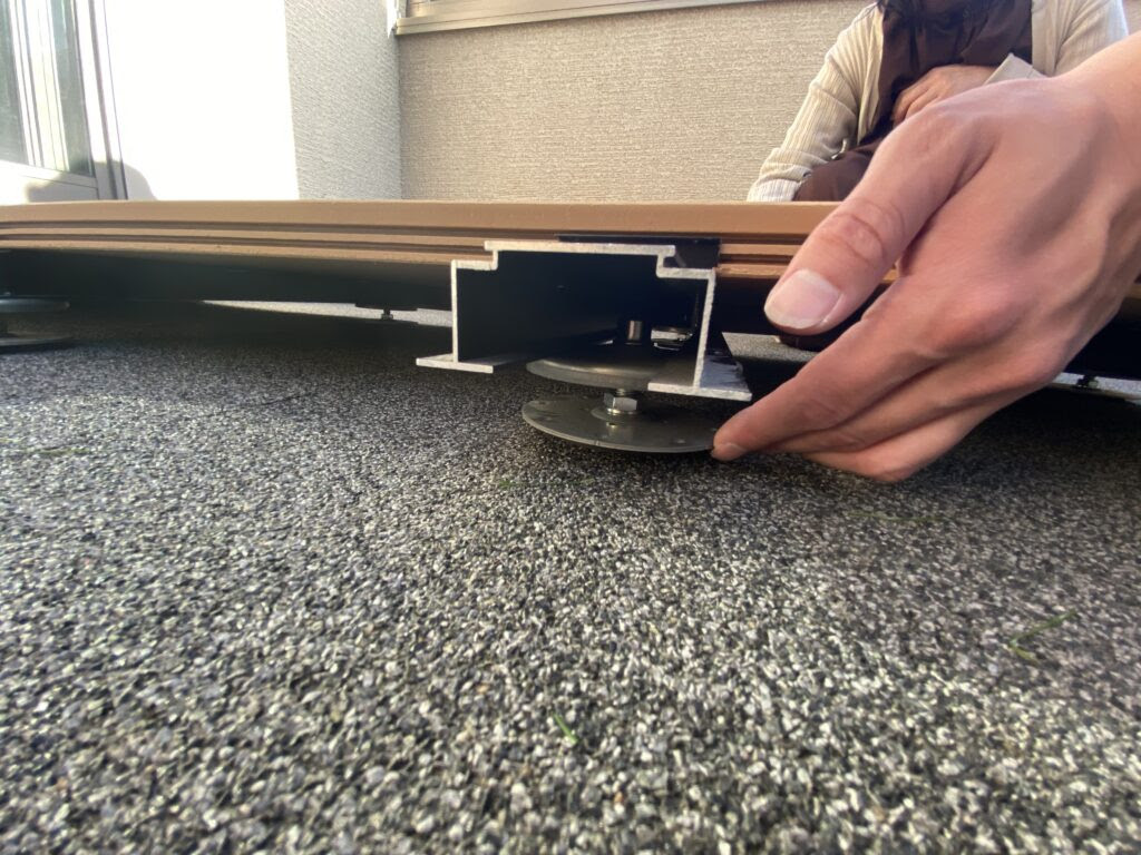 ブログ ウッドパネルデッキとユニット式デッキの違い ベランダガーデン