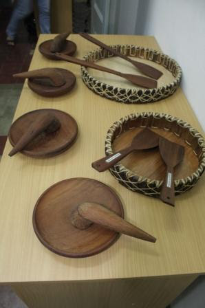 Kerajinan Kalimantan Tengah Poneru ngayau Kerajinan Kalimantan Tengah Poneru ngayau