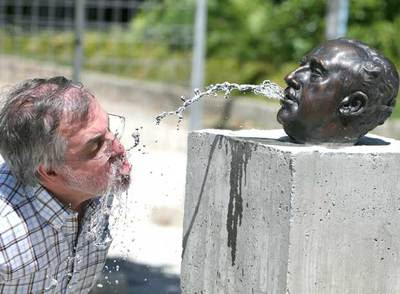 Resultat d'imatges de escultura franco