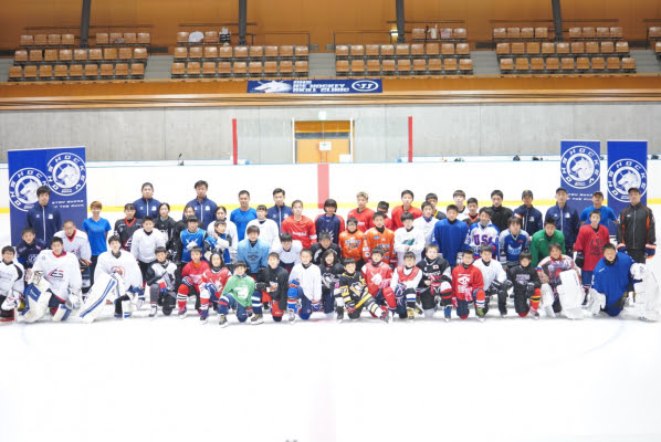 Team Sun Chlorellaにアイスホッケー選手２名が加わります 日本最大級のアイスホッケースクールへのサポートも始動 Sport Sunchlorella Com 株式会社サン クロレラ プレスリリース配信代行サービス ドリームニュース