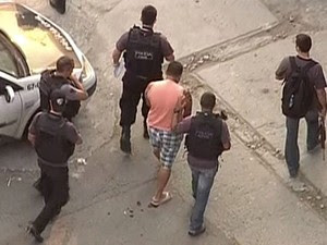 Polícia prende um dos 75 suspeitos de integrar quadrilha de aborto no Rio (Foto: Reprodução/ TV Globo)