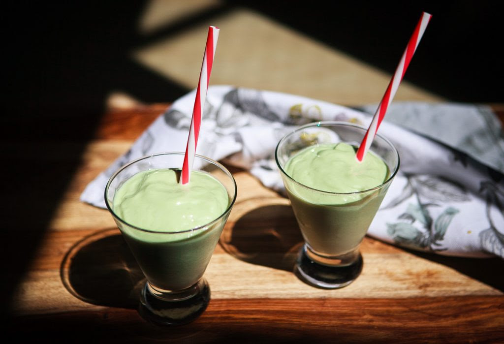 Vietnamese Avocado Milkshake Recipe (Sinh Tố Bơ) - FOOD is ...