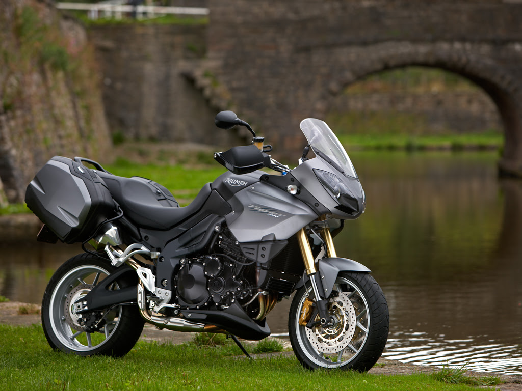 2009 Triumph Tiger Wallpaper