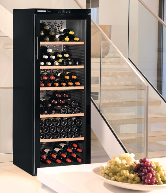 Vitrinele pentru vin multi-temperatura din seria Vinothek - Liebherr Vitrinele pentru vin multi-temperatura din seria Vinothek - Liebherr