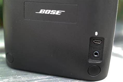 This is related to when a speaker is plugged into power. Bose SoundLink Color packs sweet bass into a small package