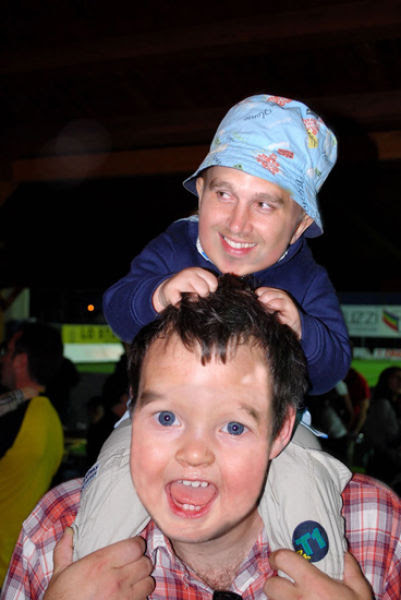 Exchanging Heads (37 pics)