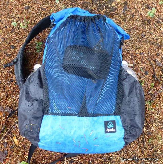 The Nero is two side water bottle pockets and a rear mesh pocket