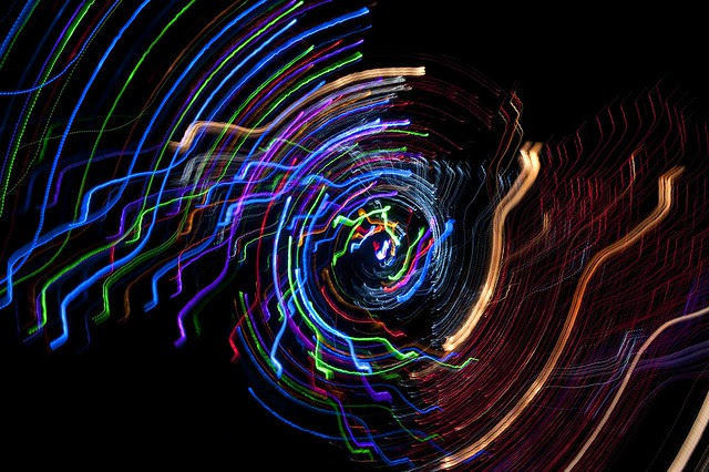 Spinning a Christmas wreath