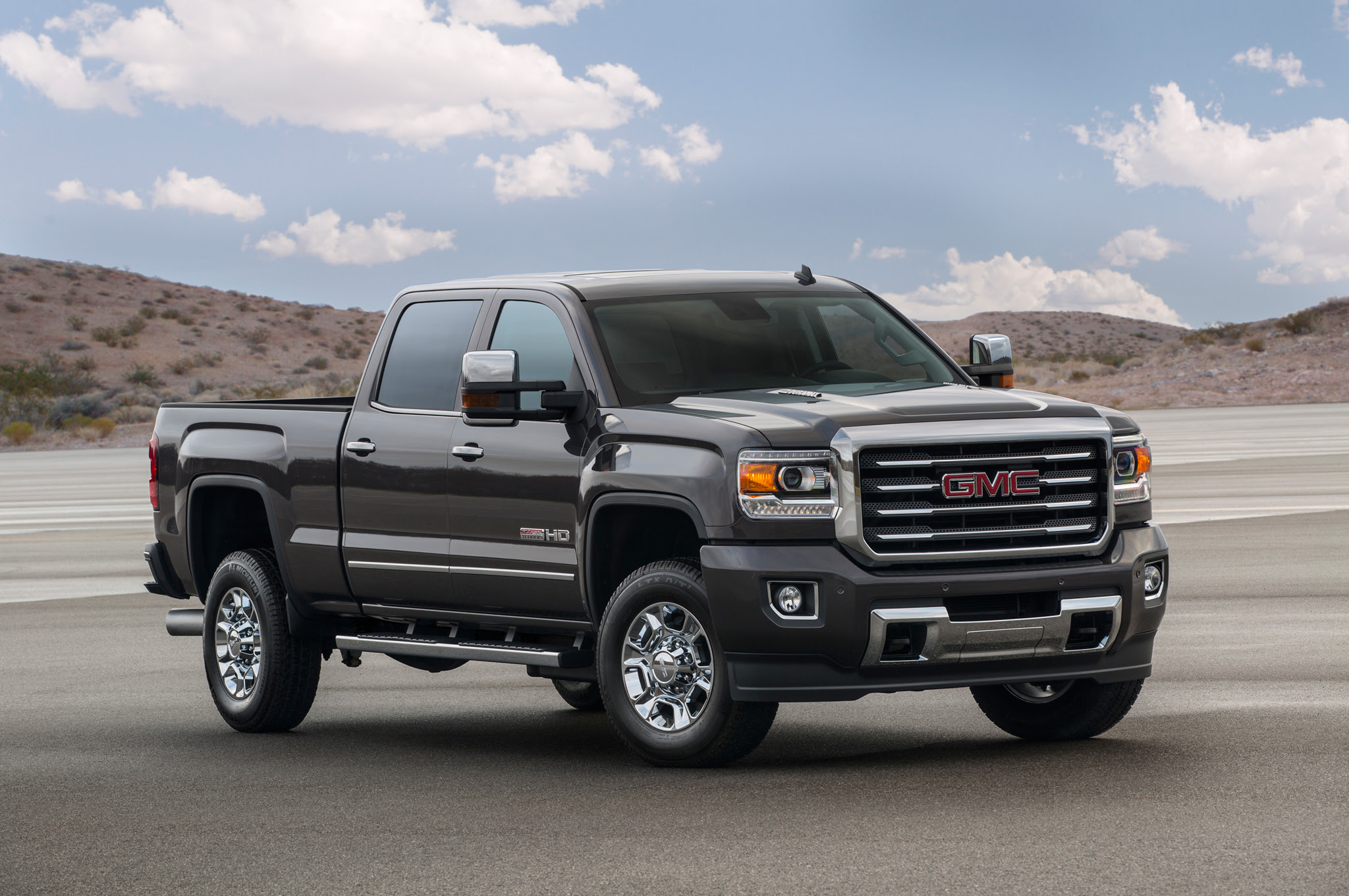 2016 GMC Sierra HD All Terrain front three quarter