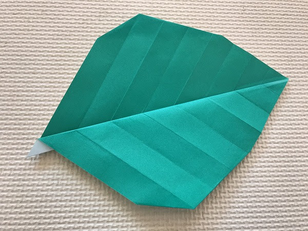 折り紙で作る季節の花飾りに使える 葉っぱの作り方 折り方 ガムシャラナ子育て