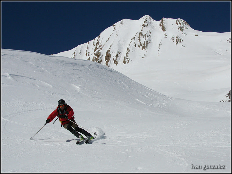 iker bajando con otal de fondo