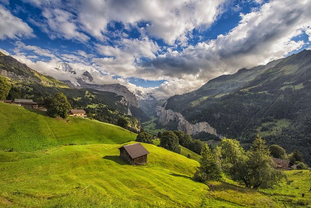 Lauterbrunnental from Wengen