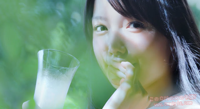 宮崎あおい カゴメトマトジュースプレミアムのcmに出演する美女 このcmの女の子誰