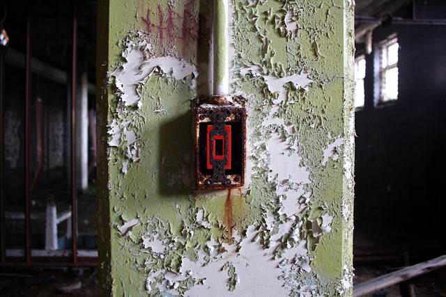Pull here in case of fire, but nothing will happen so I'd recommend running