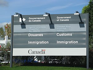 A Canadian Customs and Immigration service sign