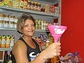 Paula mengt een lekkere grog