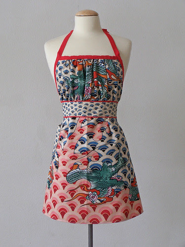 I love the traditional tattoo colors of this Shibuki Dragon apron, 