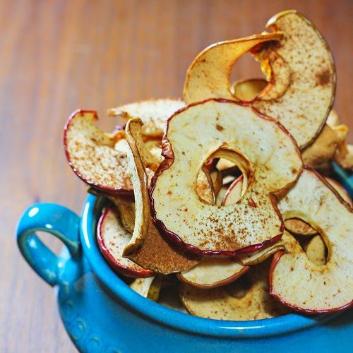 Baked Apple Cinnamon Chips