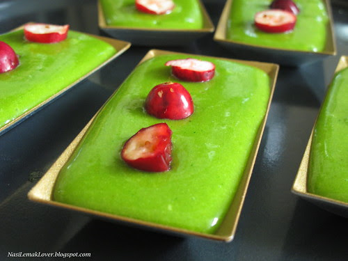 Cranberry and Green tea Financiers
