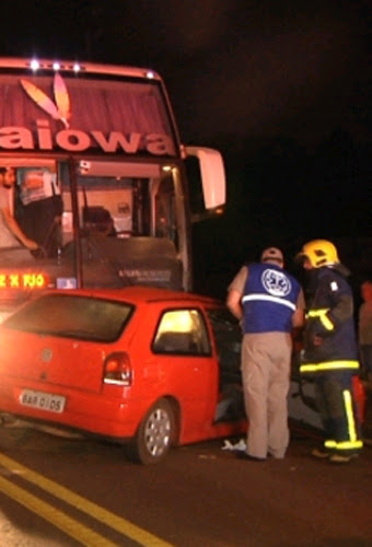 Na contramão, motorista bate de frente com ônibus na BR-369