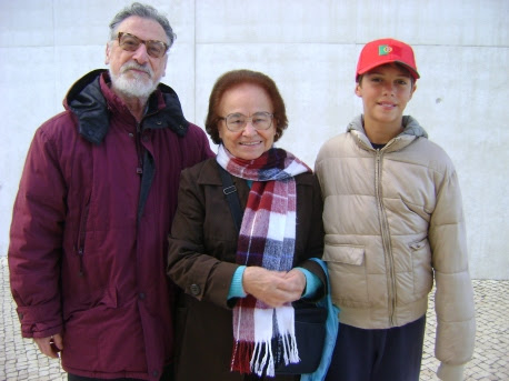 Sr. Arai Daniele, nascido em um 13 de maio, Irmã Maria de Belém, filha de Dona Carolina, irmã mais velha da Irmã Lúcia e Ari, neto do Sr. Daniele também nascido em um 13 de maio.