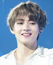15+ Penting BTS V Smiling