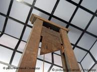 Guillotine  (Foto:dpa/maxxpap)