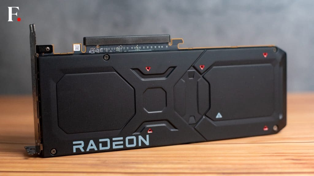 AMD Radeon 7800XT-3