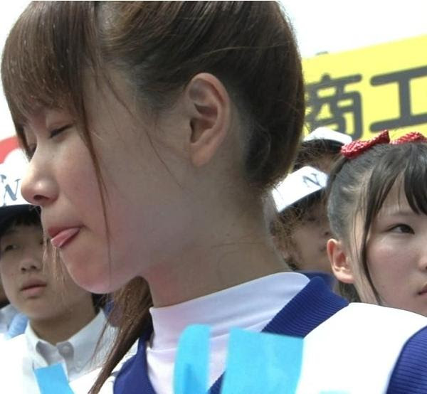 ホームランボール プレゼントするから と意気込んでいた彼氏がびっくりするくらい変なフォームだった 空振り三振だった 高校野球へのボケ ボケて Bokete