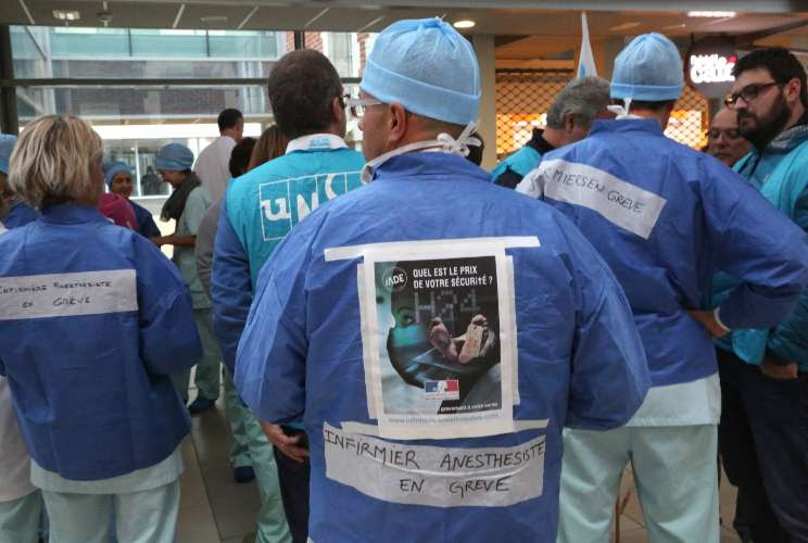 A l'hôpital de Bayonne, environ 80% des infirmiers du bloc opératoire étaient en grève ce mardi 8 novembre