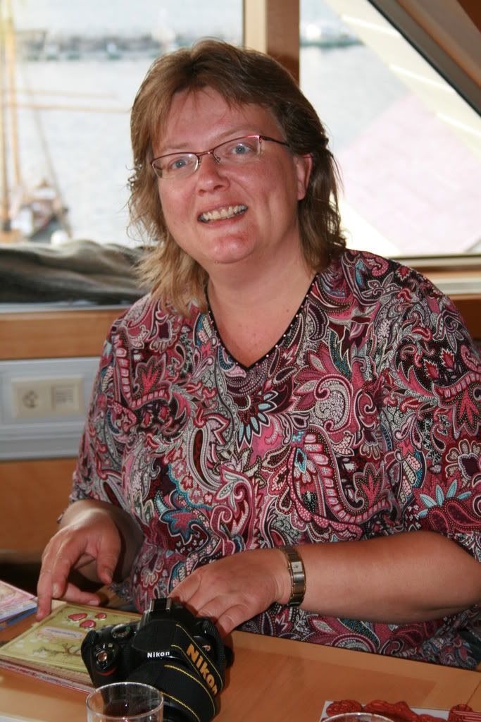 Irene i ivrig utfoldelse, hi-hi! Kamera er med også ;)