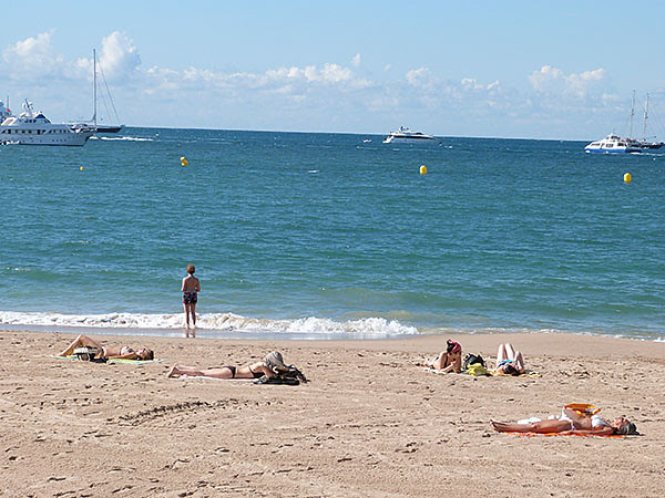 pieds dans l'eau 1