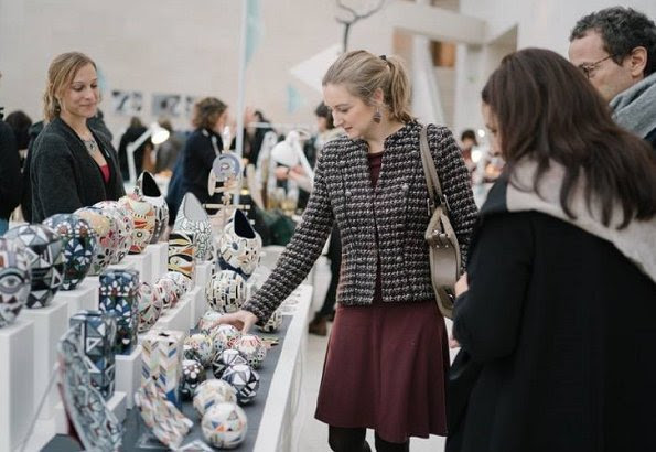 Hereditary Grand Duchess Stéphanie visited the Creators' Market (Marché des créateurs). jewellery, textile design