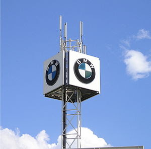 BMW Logo in Düsseldorf Hellerhof: Hans Branden...