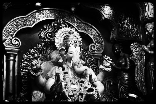 Lalbagh Chya Raja Visarjan Arti by firoze shakir photographerno1