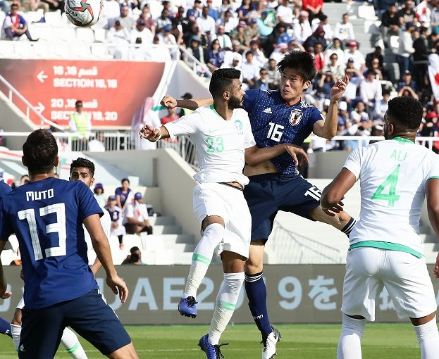 サウジ戦速報 日本 冨安健洋のアジア杯最年少ゴールで先制 １点リードで後半へ サッカーダイジェストweb