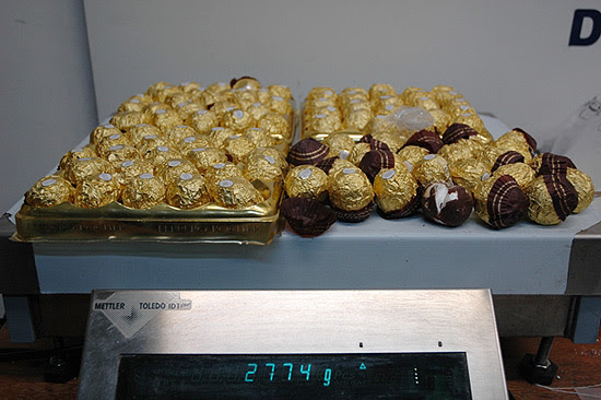 Bombons 'recheados' de cocaína que estavam com duas tailandesas presas em Guarulhos