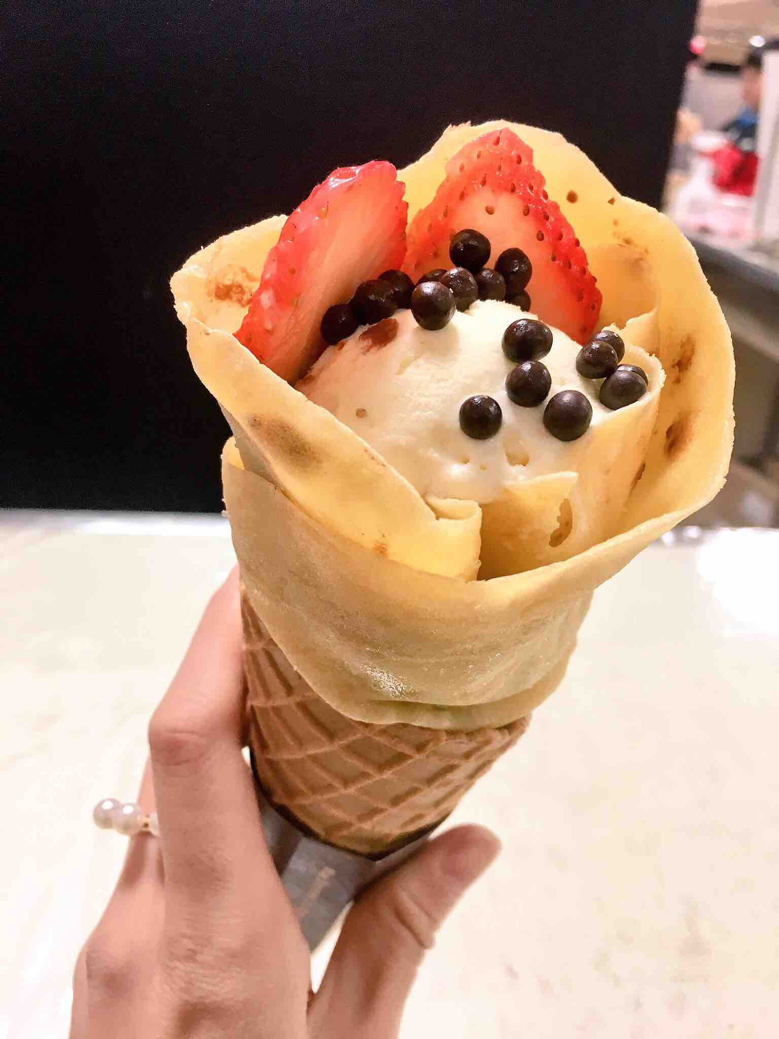 クレープブリュレ ストロベリーヘーゼルナッツ マックスブレナー 広島三越スウィーツコレクション17 マックスブレナー