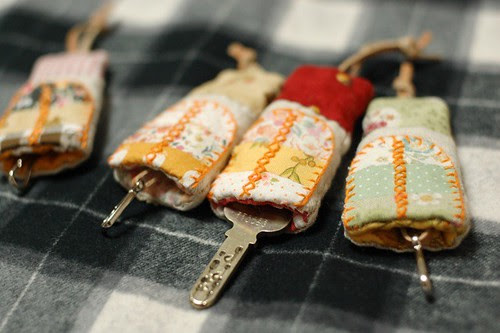House key case with a cat