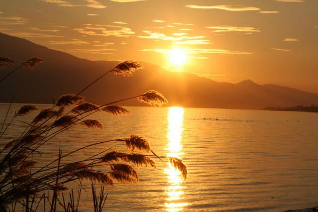 金色夕阳the Golden Sunset 诗歌 双语阅读 可可英语