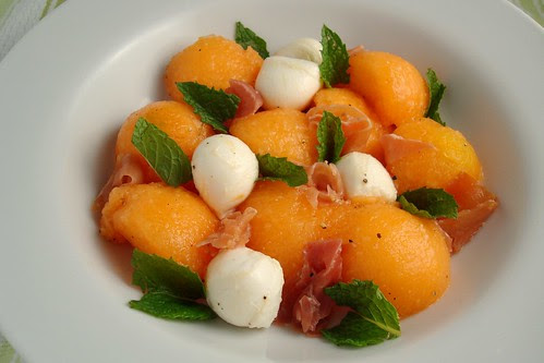 Cantaloupe and Bocconcini Salad with Mint