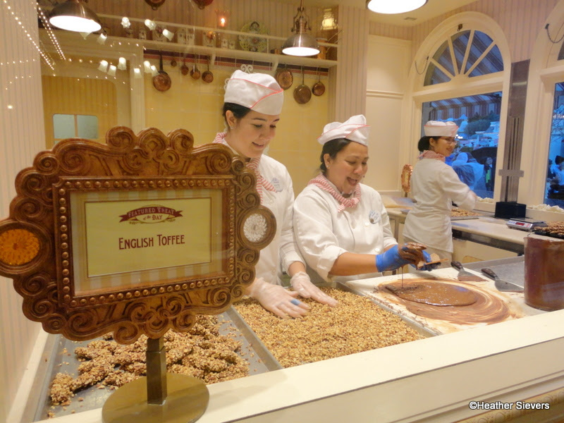 Dining In Disneyland Making English Toffee At The Candy Palace The Disney Food Blog