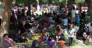 إقبال كثيف على الحدائق