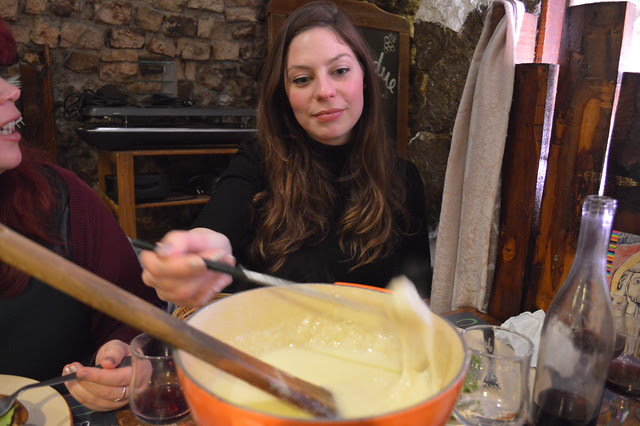 a picture of cheese fondue