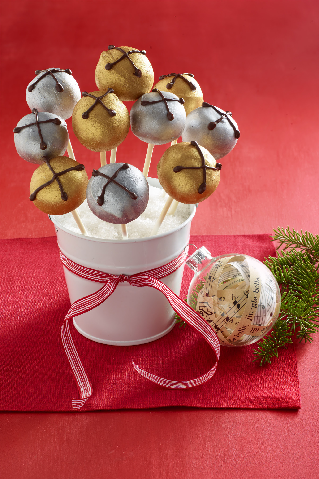 16 Christmas Cake Pops No One Will Be Able to Turn Down ...