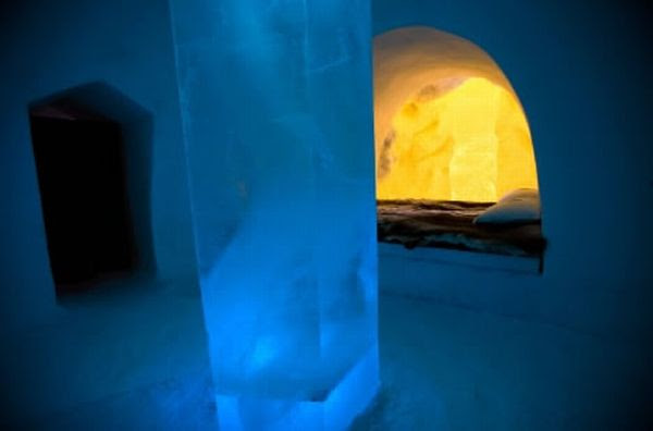 Ice Hotel (12 pics)