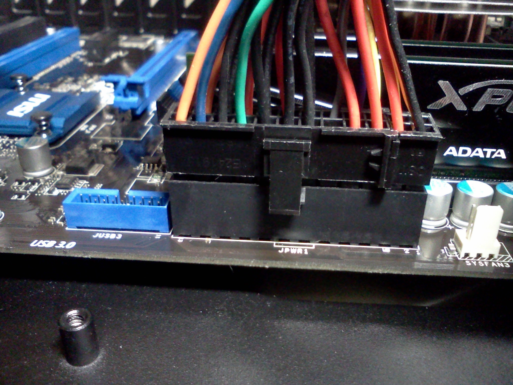 [Troubleshooting] 24-pin power cable won't go in to connector on