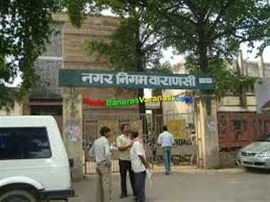 पार्षद अपने वॉर्ड में खुद करायें सफाई