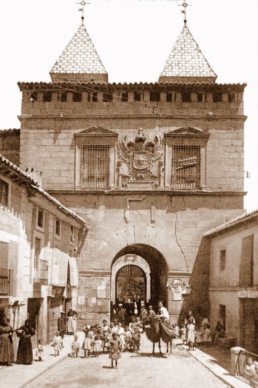 Puerta de Bisagra de Toledo a inicios del siglo XX